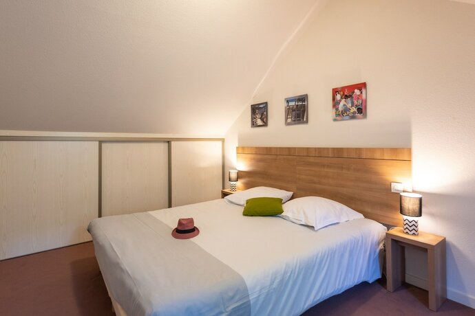 Imagen de la habitación del Hotel Terres De France - Le Domaine Du Golf. Foto 15