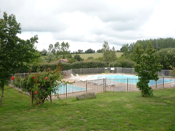 Imagen de la piscina del Hotel Terres De France - Natura Resort Pescalis. Foto 5