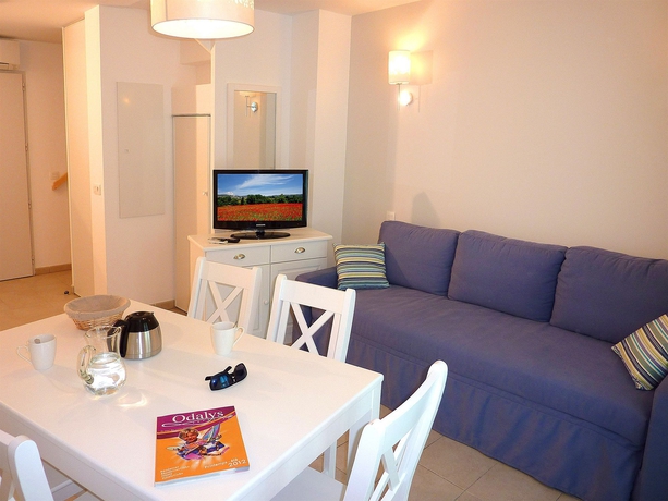 Imagen de los interiores del Hotel Terres de Frace- Résidence Du Golf De La Cabre D'or. Foto 14