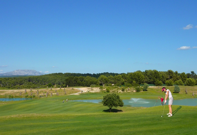 Imagen de los exteriores del Hotel Terres de Frace- Résidence Du Golf De La Cabre D'or. Foto 9
