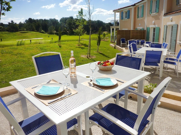 Imagen de los exteriores del Hotel Terres de Frace- Résidence Du Golf De La Cabre D'or. Foto 10