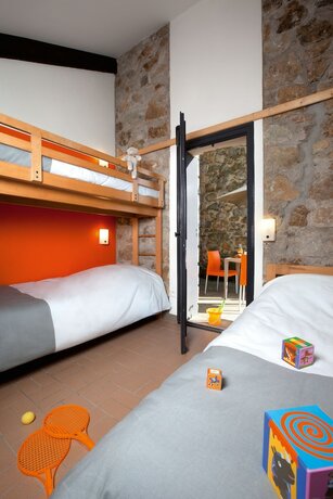 Imagen general del Hotel Terres de France - Domaine des Vans. Foto 1