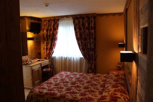 Imagen de la habitación del Hotel Tersiva. Foto 4