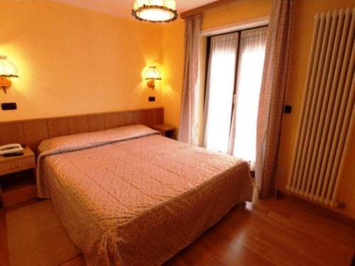 Imagen de la habitación del Hotel Tersiva. Foto 8