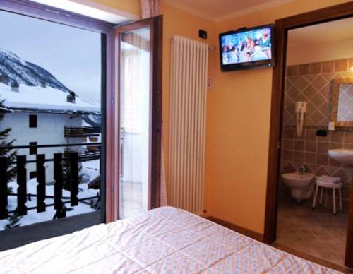 Imagen de la habitación del Hotel Tersiva. Foto 10