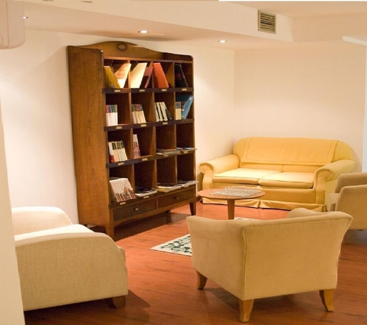 Imagen de la habitación del Hotel Teruel Plaza. Foto 16