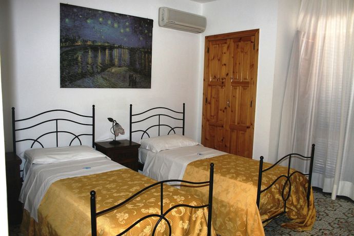 Imagen de la habitación del Hotel Tesoriero. Foto 7