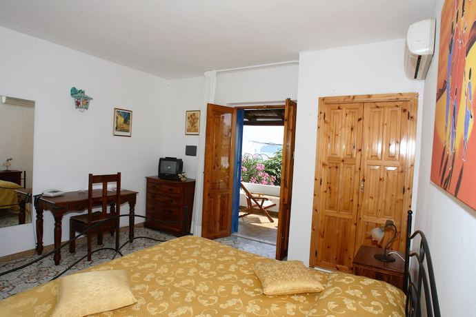 Imagen de la habitación del Hotel Tesoriero. Foto 8