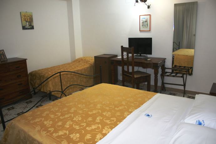 Imagen de la habitación del Hotel Tesoriero. Foto 10