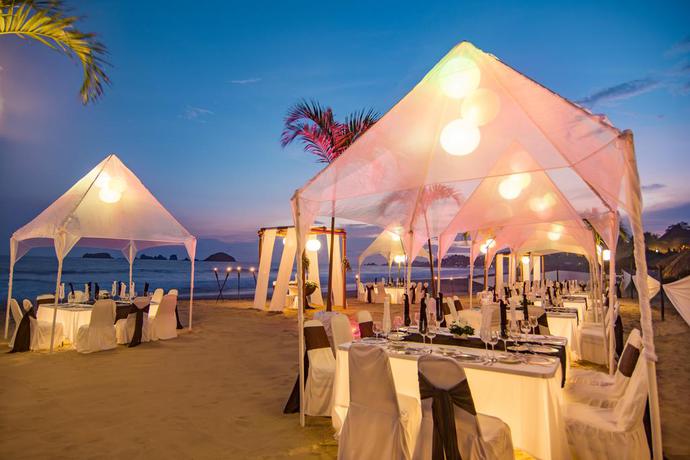 Imagen de los exteriores del Hotel Tesoro Ixtapa Beach Resort. Foto 8