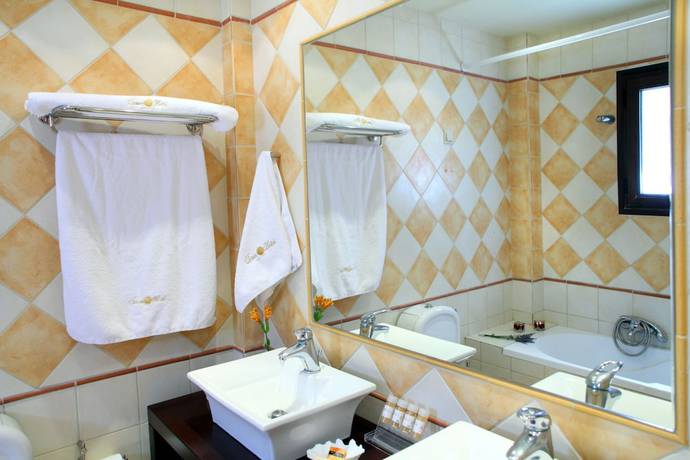 Imagen de la habitación del Hotel Tesoro, L&eacute;ucade. Foto 11