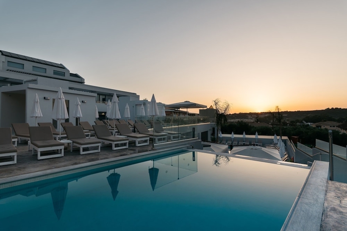 Imagen de la piscina del Hotel Tesoro Zakynthos, Zante. Foto 17