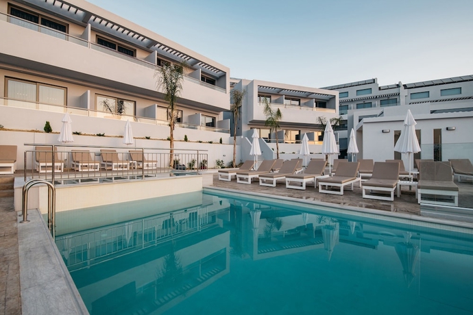 Imagen de la piscina del Hotel Tesoro Zakynthos, Zante. Foto 18