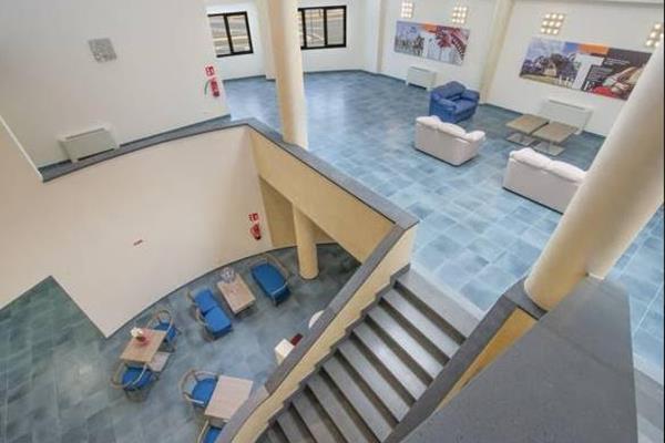 Imagen de los interiores del Hotel Testani. Foto 6