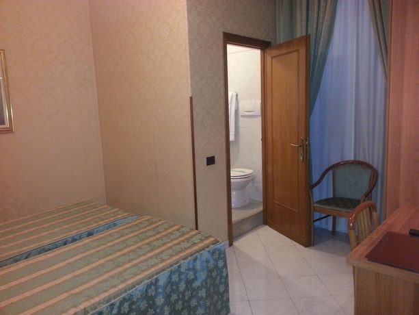 Imagen de la habitación del Hotel Teti, Termini. Foto 4