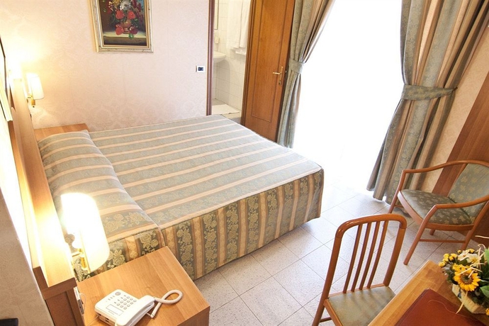 Imagen general del Hotel Teti, Termini. Foto 1
