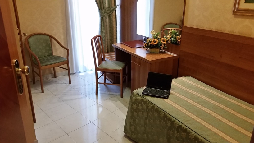 Imagen de la habitación del Hotel Teti, Termini. Foto 9
