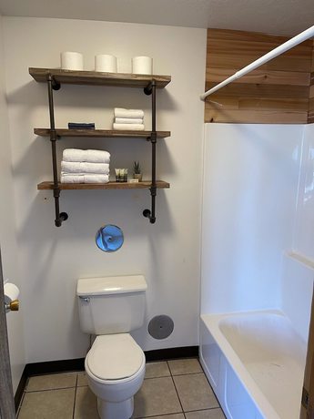 Imagen de la habitación del Hotel Teton Peaks Resort. Foto 16