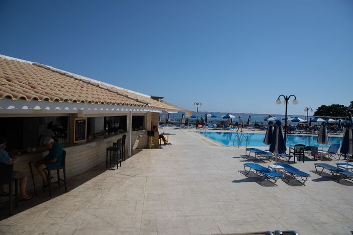 Imagen de la piscina del Hotel Tetyk. Foto 17