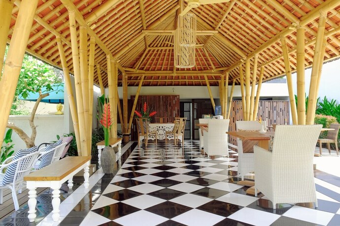 Imagen de los interiores del Hotel Tevana. Foto 26