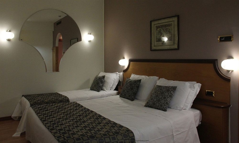 Imagen de la habitación del Hotel Tevere. Foto 8