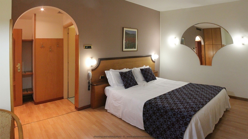 Imagen de la habitación del Hotel Tevere. Foto 9