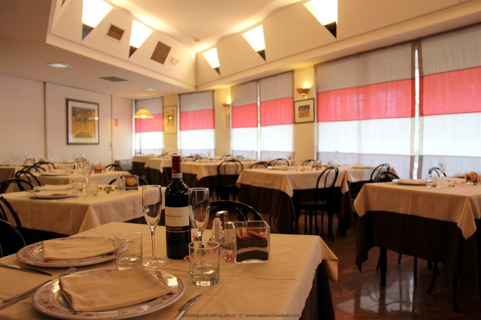 Imagen del bar/restaurante del Hotel Tevere. Foto 5