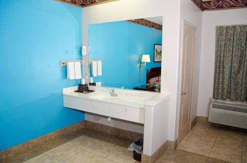 Imagen general del Hotel Texas Inn And Suites City Center At University Dr.. Foto 1