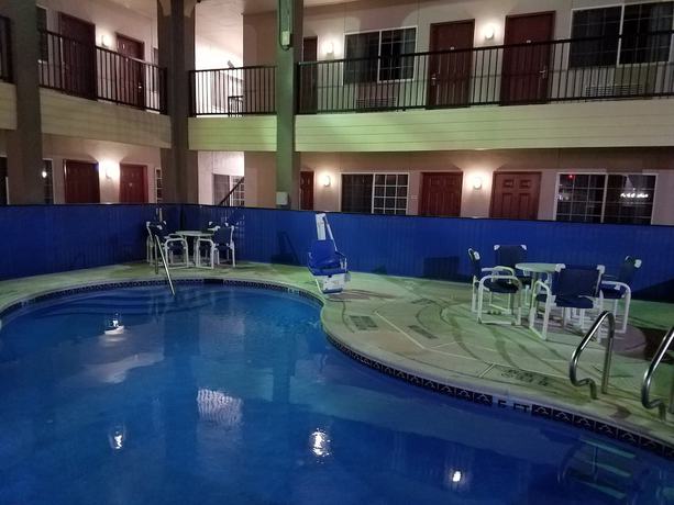 Imagen de la piscina del Hotel Texas Inn Downtown McAllen. Foto 18