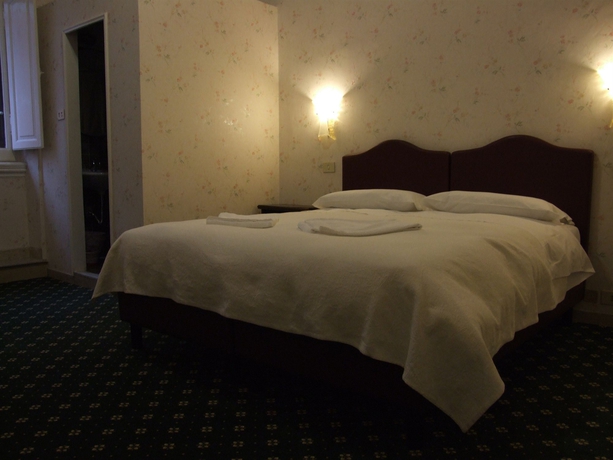 Imagen de la habitación del Hotel Texas, Via Veneto. Foto 3