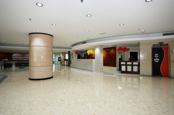 Imagen de los interiores del Hotel Tf Riverside. Foto 16