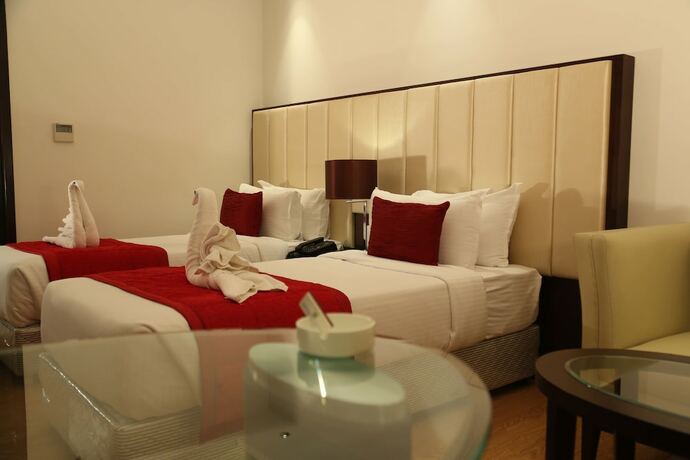 Imagen de la habitación del Hotel Tgi Grand Fortuna. Foto 23
