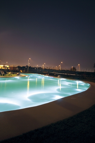 Imagen de la piscina del Hotel Th Lazise - Parchi Del Garda. Foto 9