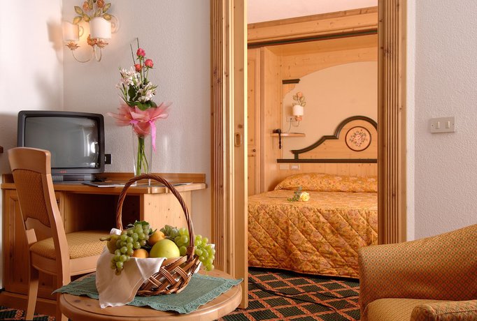 Imagen de la habitación del Hotel Th San Pellegrino Monzoni. Foto 19