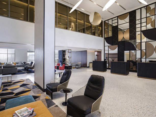 Imagen general del Hotel Th8 Palm Dubai Beach Resort Vignette Collection. Foto 2