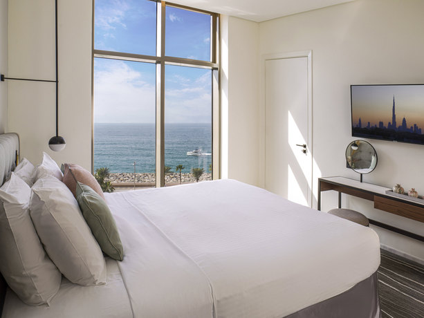 Imagen general del Hotel Th8 Palm Dubai Beach Resort Vignette Collection. Foto 5