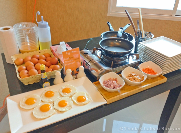 Imagen del bar/restaurante del Hotel Thada Chateau. Foto 5