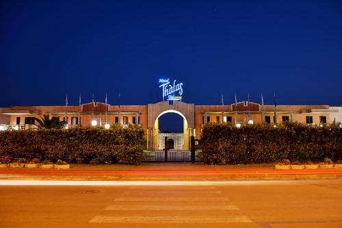 Imagen general del Hotel Th&agrave;las Club. Foto 4