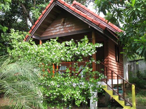 Imagen de la habitación del Hotel Thai Dee Garden Resort. Foto 11