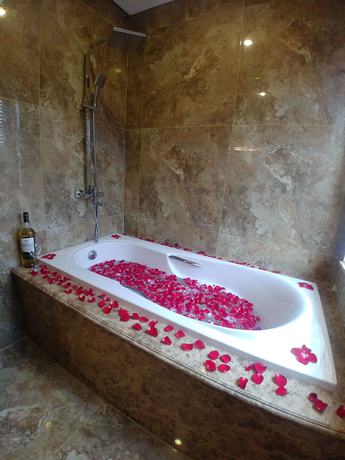 Imagen de la habitación del Hotel Thai Hoa Riverside. Foto 6