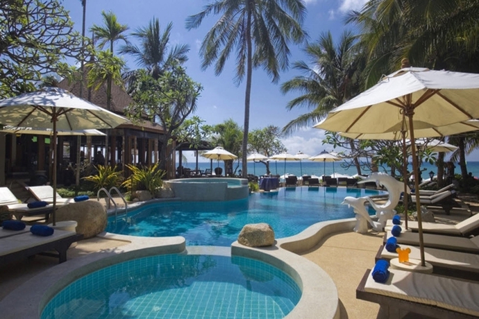 Imagen de la piscina del Hotel Thai House Beach Resort. Foto 8