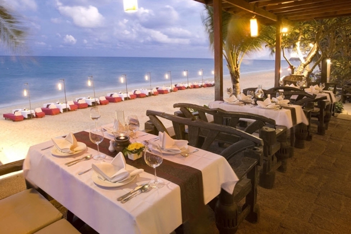 Imagen del bar/restaurante del Hotel Thai House Beach Resort. Foto 3