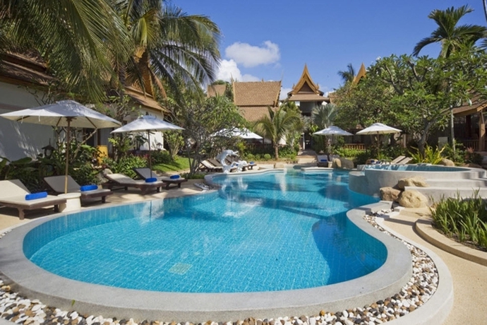 Imagen de la piscina del Hotel Thai House Beach Resort. Foto 12