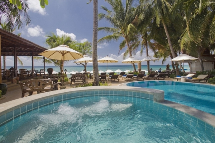 Imagen de la piscina del Hotel Thai House Beach Resort. Foto 14