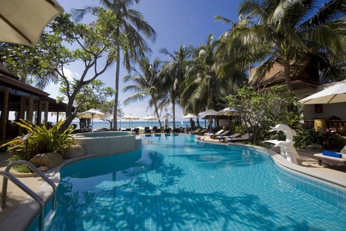 Imagen de la piscina del Hotel Thai House Beach Resort. Foto 16