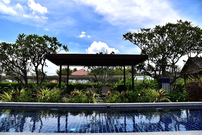 Imagen de la piscina del Hotel Thai House Resort. Foto 16