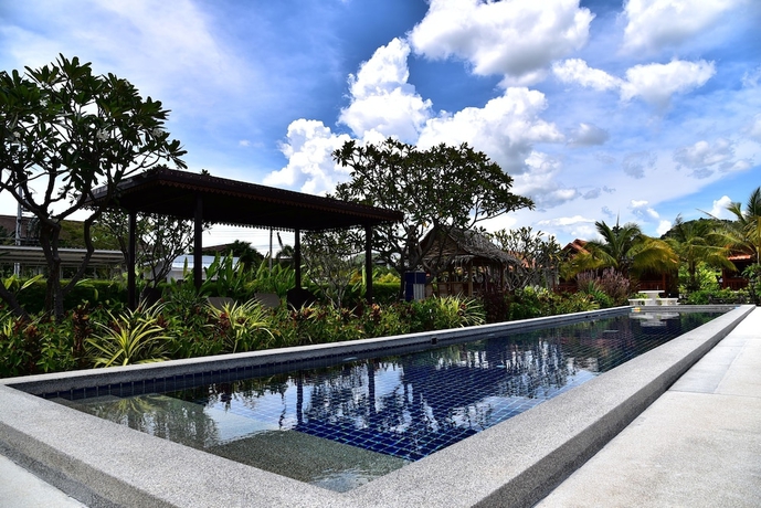 Imagen de la piscina del Hotel Thai House Resort. Foto 17