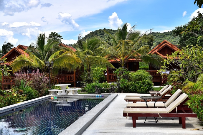 Imagen de la piscina del Hotel Thai House Resort. Foto 18