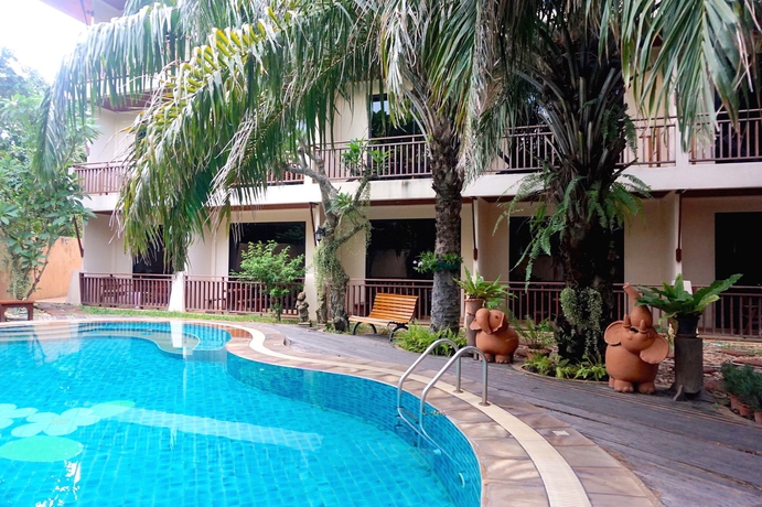 Imagen de la piscina del Hotel Thai Pura Resort. Foto 15