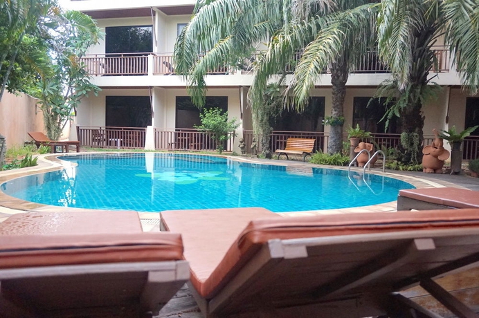 Imagen de la piscina del Hotel Thai Pura Resort. Foto 16